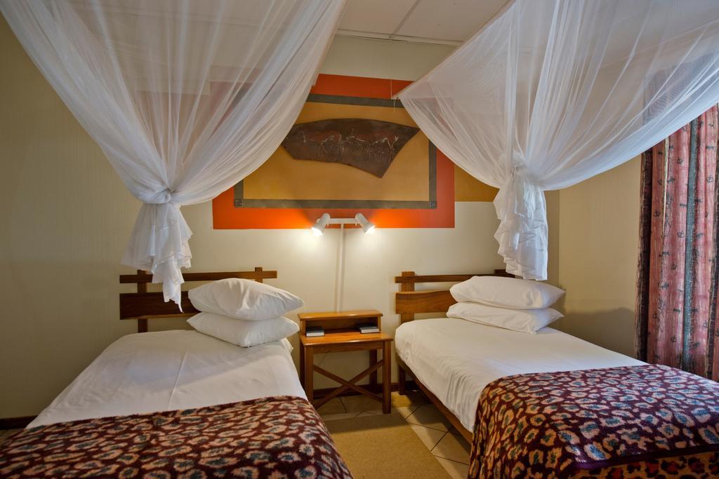 Oshakati Country Hotel Quarto foto